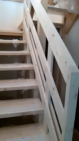 удобная деревянная лестница